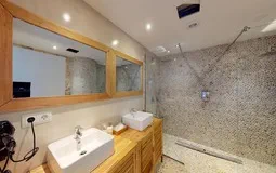 Hotel in Mallorca - One of 5 guest bathroom suites