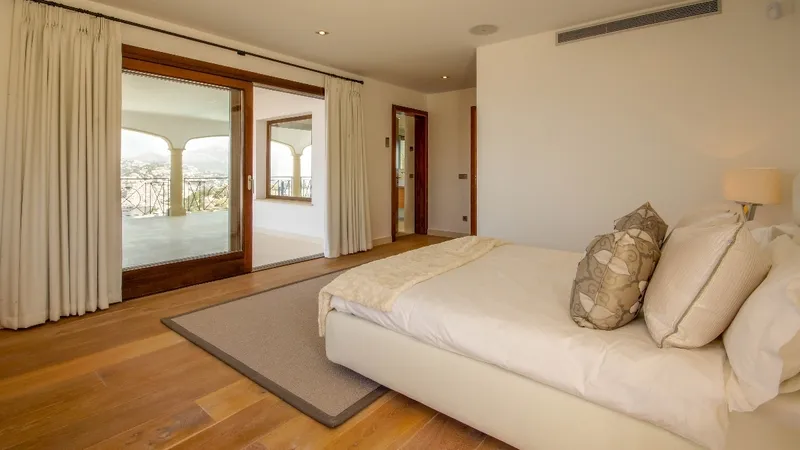 Mansion in La Mola - Bedroom with sea view