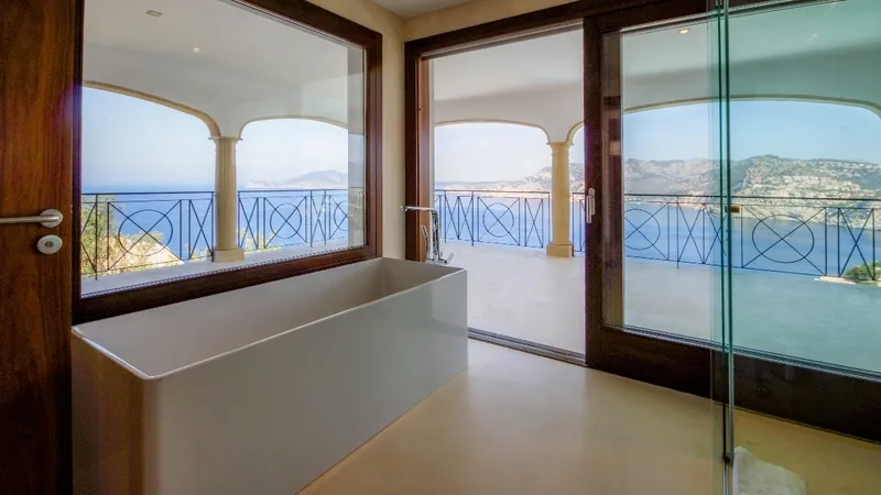 Mansion in La Mola - En-suite bathroom
