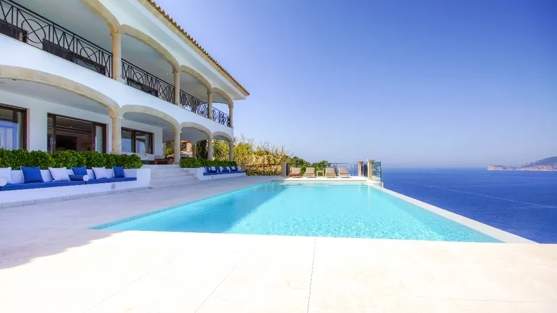 Mansion in La Mola - Pool terraceand infinity pool