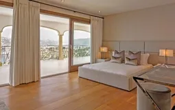 Mansion in La Mola - Master bedroom with terrace