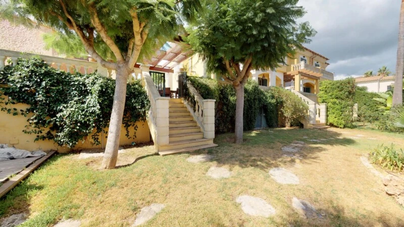 Townhouse in Calvià Village - End Townhouse with large garden