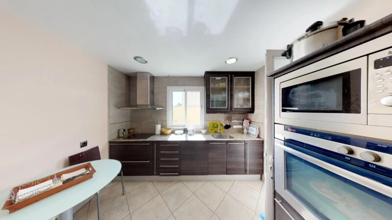Townhouse in Calvià Village - Modern kitchen