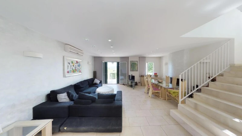Townhouse in Calvià Village - Large bright living and dining area