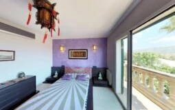Townhouse in Calvià Village - Master bedroom with stunning views