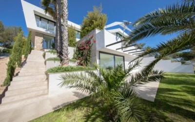 Villa in Mallorca - Guest House and garden