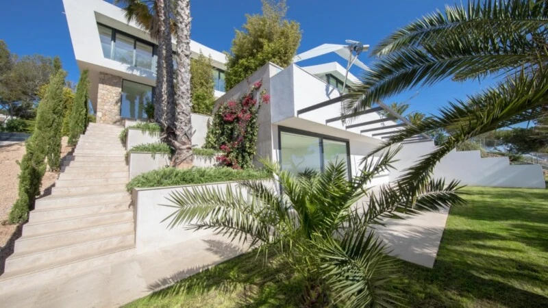 Villa in Mallorca - Guest House and garden