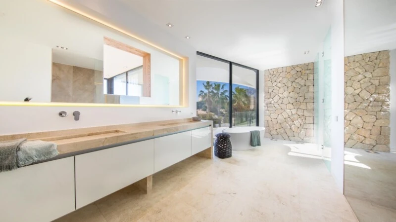 Villa in Mallorca - Master Bathroom