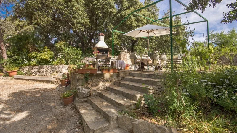Finca in Esporles - BBQ and dining area