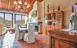 Finca in Esporles - Entrance hall and dining