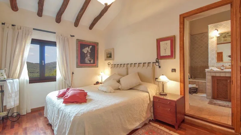 Finca in Esporles - Master bedroom