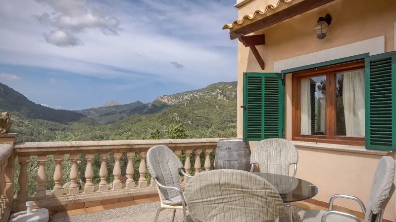 Finca in Esporles - Terrace and view