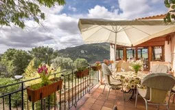 Finca in Esporles - Upper terrace and view