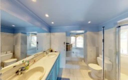 Villa in Nova Santa Ponsa - Master Bathroom