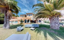 Villa in Nova Santa Ponsa - First line villa with garden