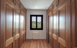 Detached Villa in Capdellà - Dressing room