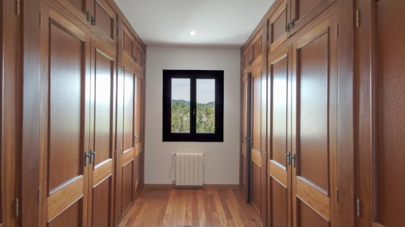 Detached Villa in Capdellà - Dressing room
