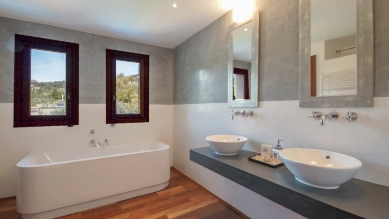 Detached Villa in Capdellà - Master bathroom