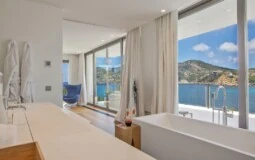 Mansion in Camp de Mar - Bedroom 1 bathroom 2