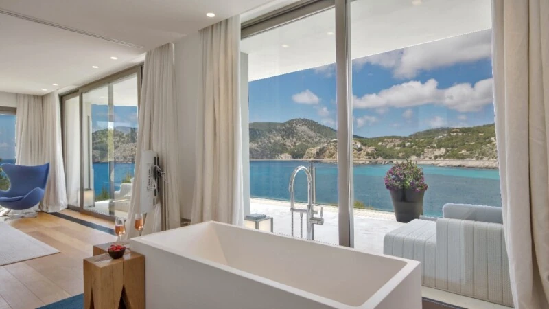 Mansion in Camp de Mar - Bedroom 1 bathroom3