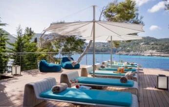 Mansion in Camp de Mar - Pool terrace and sea view