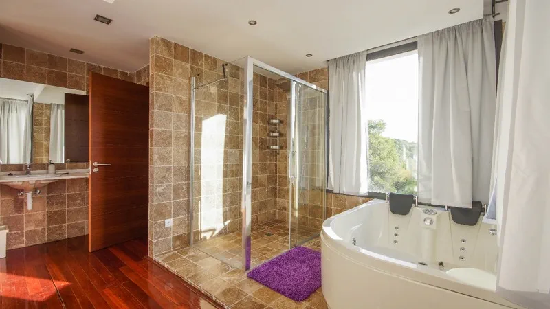 Villa in Portals Nous - MASTER BATHROOM