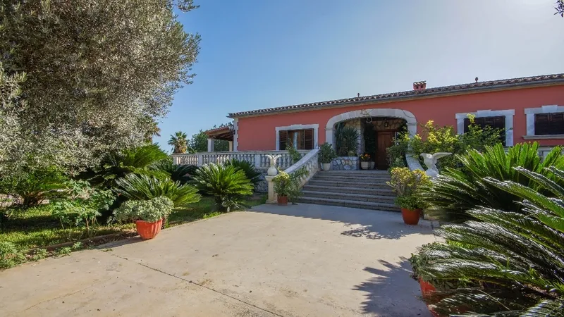 Villa in Son Sardina - Building entrance