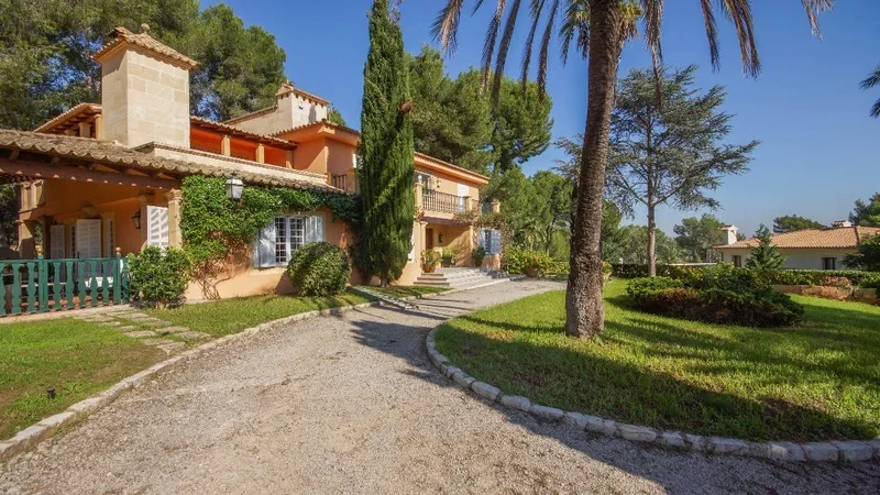 Villa in Son Vida - GARDEN AND BUILDING