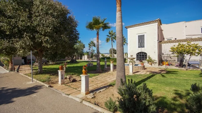 Finca in Son Ferriol - GARDEN (2)