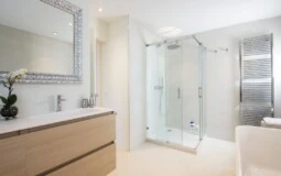 Villa in El Toro - Port Adriano - Master bathroom