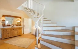 Villa in El Toro - Port Adriano - Stairway and hall