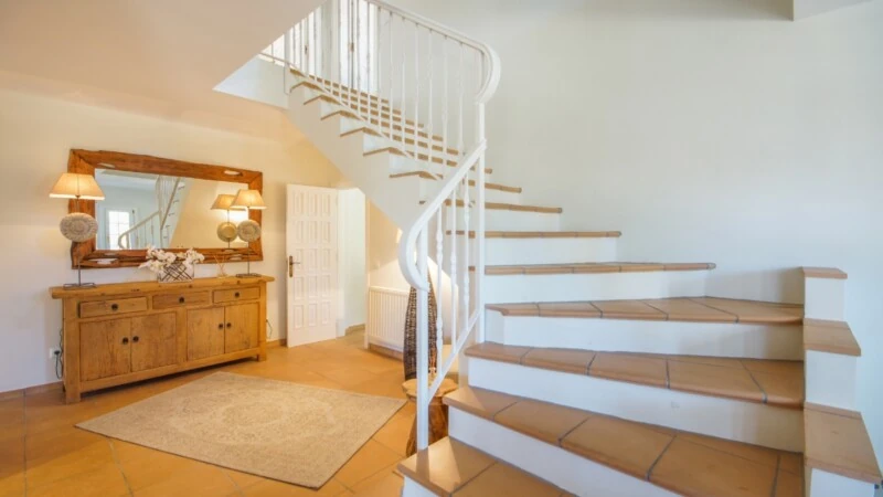 Villa in El Toro - Port Adriano - Stairway and hall