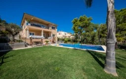 Villa in El Toro - Port Adriano - Building view from garden