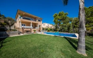 Villa in El Toro - Port Adriano - Building view from garden