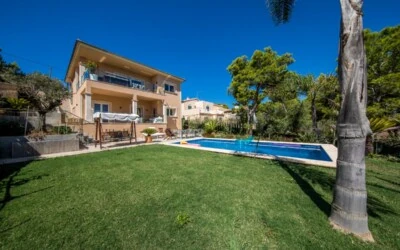 Villa in El Toro - Port Adriano - Building view from garden