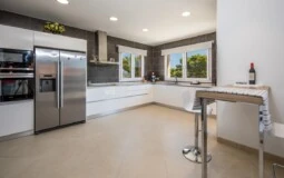 Villa in El Toro - Port Adriano - Kitchen