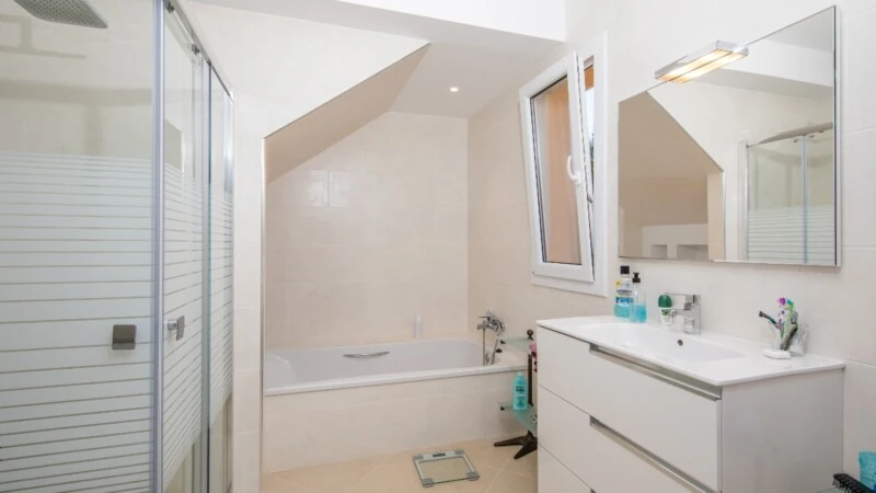 Villa in El Toro - Port Adriano - Master bathroom