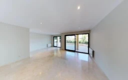 Garden Apartment in Nova Santa Ponsa - Large living and dining room