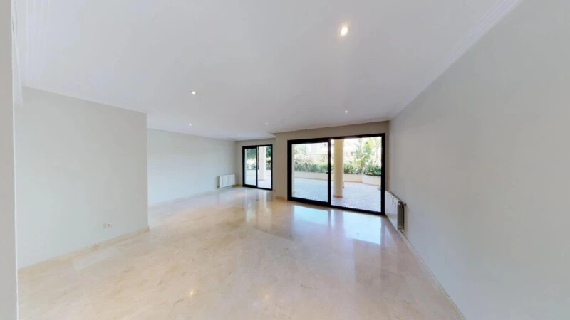 Garden Apartment in Nova Santa Ponsa - Large living and dining room