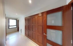 Garden Apartment in Nova Santa Ponsa - Hallway with immaculate carpentry