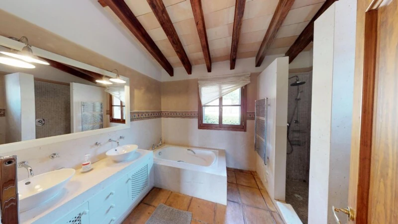 Villa in Santa Ponsa - Guest Bathroom en-suite