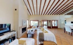 Villa in Santa Ponsa - Living room with fireplace