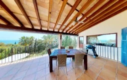 Villa in Santa Ponsa - Dining with sea views