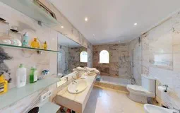 Villa in Son Vida - Bedroom 2 en-suite