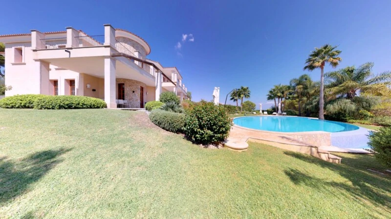Villa in Cala Vinyes - Impressive and private mansion with pool and garden