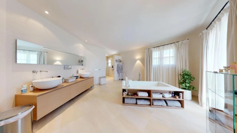Villa in Cala Vinyes - Master Bathtub