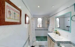 Villa in El Toro - Port Adriano - Lower bathroom