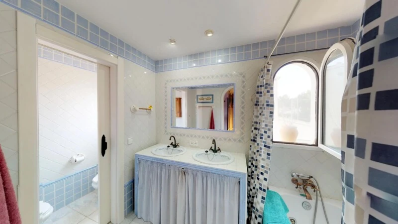 Villa in El Toro - Port Adriano - Bathroom