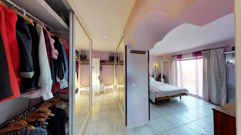 Villa in El Toro - Port Adriano - Master Bedroom with balcony and views