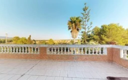 Villa in El Toro - Port Adriano - Large balcony with green zone views